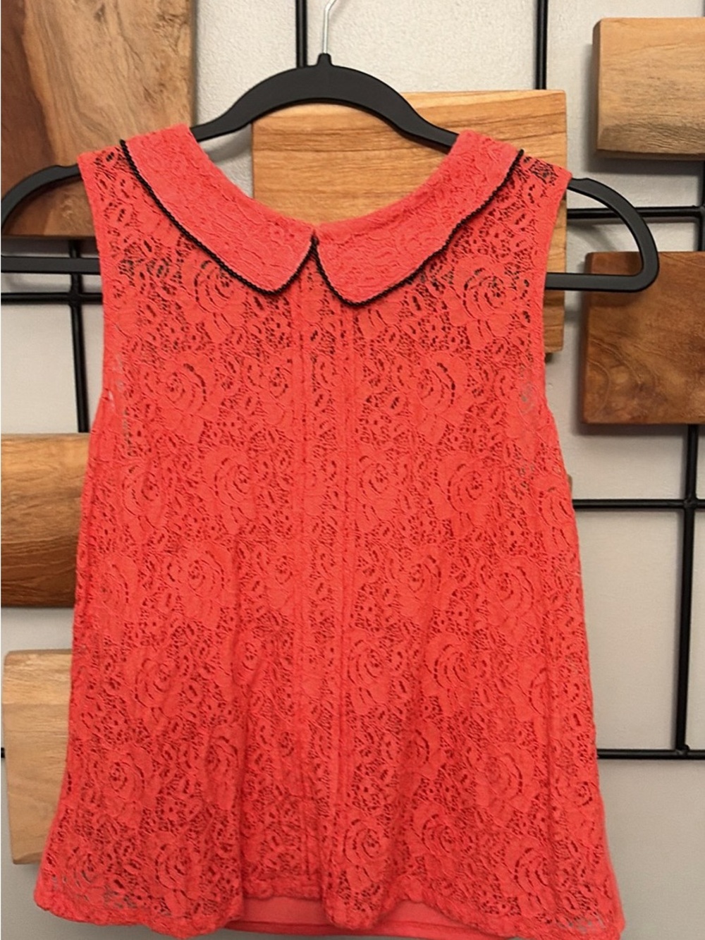 princess vera wang Coral Lace Peter Pan Collar Sleeveless Top